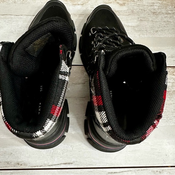 Tommy Hilfiger Women’s Sz 7 1/2 Black Nesser Lace Up Lug Boots Farmcore Gorpcore - Picture 8 of 10